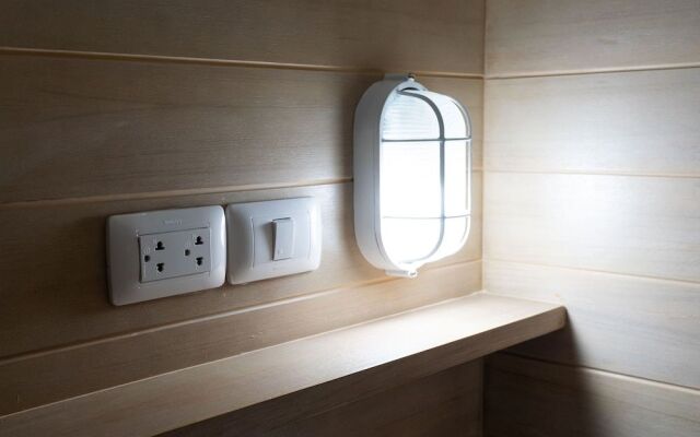 Banku Tea House - Adults Only