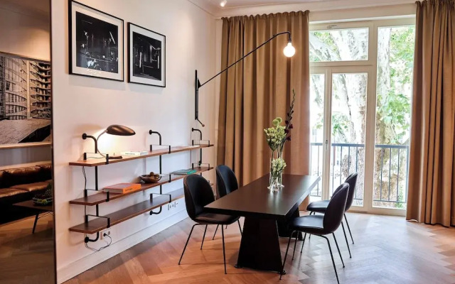 Townhouse by THE QVEST