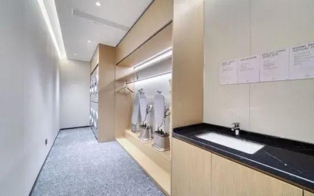 Atour Hotel