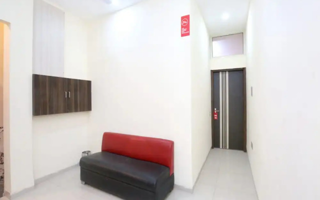 OYO 16443 Hotel Jb