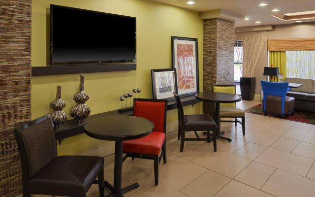 Holiday Inn Express Crestwood by IHG