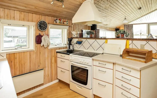 Modern Holiday Home in Millinge Near Sea