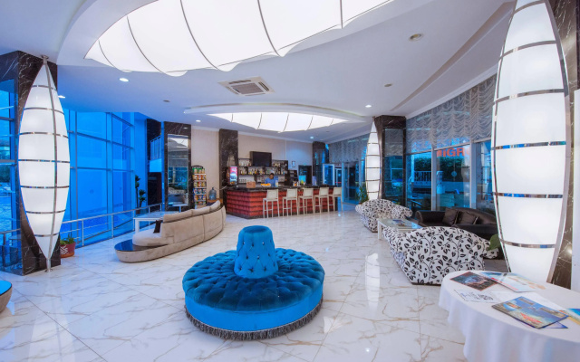 Ocean Blue High Class