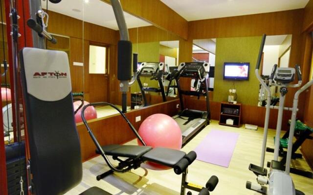 Hotel Marina Residency