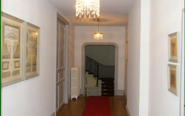 Chateau Tout Y Fault