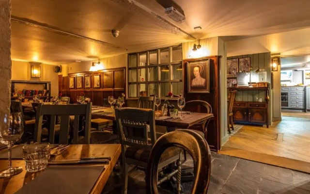 Greyhound Hotel