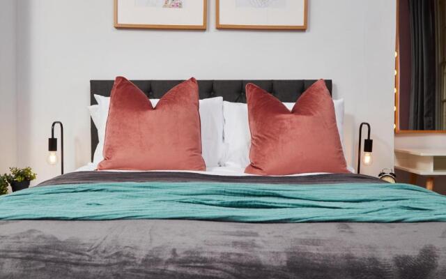 Wonderful Apartment in Bath wGarden - Sleeps 8