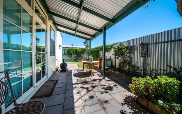 The Spotted Cow City Fringe Pet-friendly