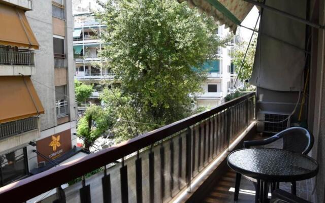 Colourful Apartment in AthensCity 1min from Subway
