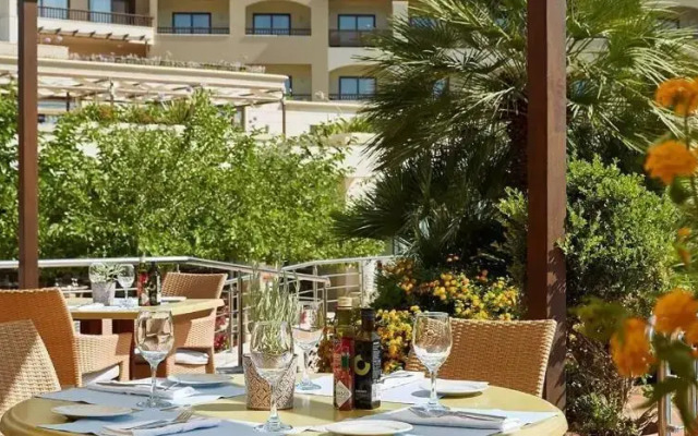 Minoa Palace Resort