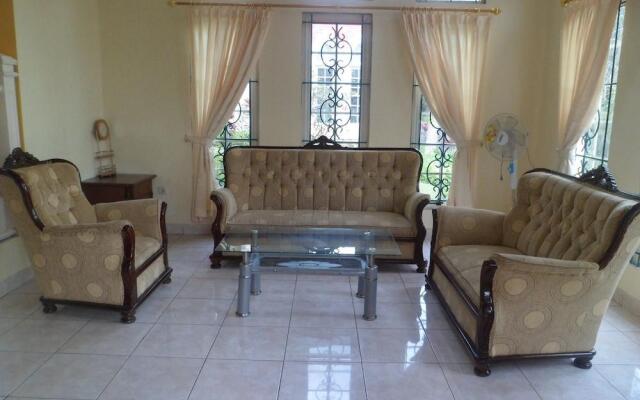 Villa Kota Bunga Lavender