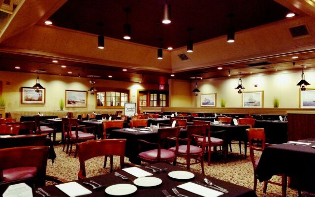 Piccadilly Inn Airport