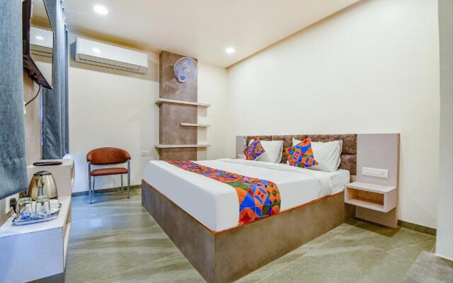 Fabhotel Prime Rudra