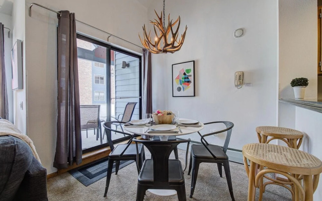 Ski-in Downtown Breckenridge Condo