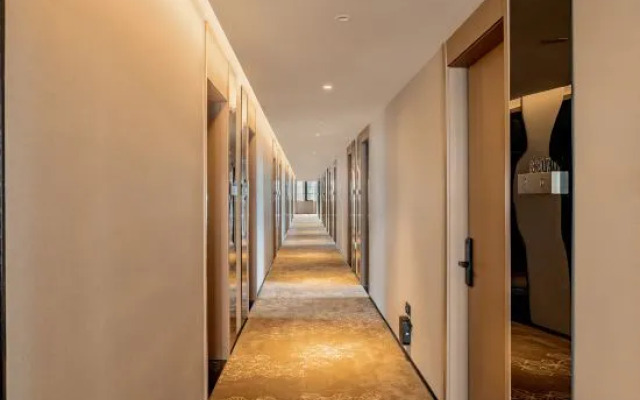Praise hotel