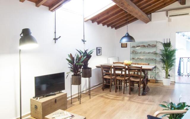 Lovely Apt 3min Walk to Ponte Vecchio