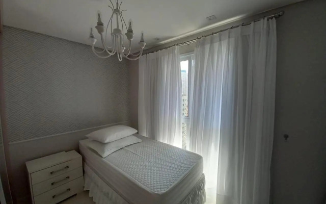 Apto novo, 2 quartos, quadra praia em Santos.