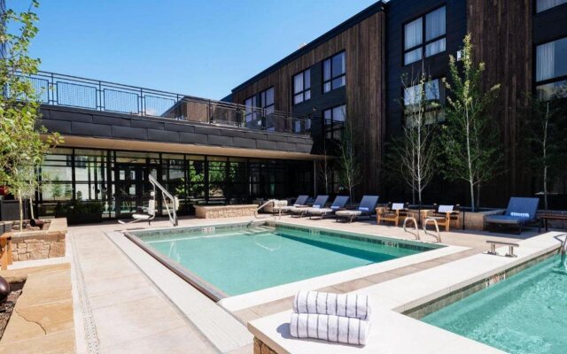 The Cloudveil, Autograph Collection