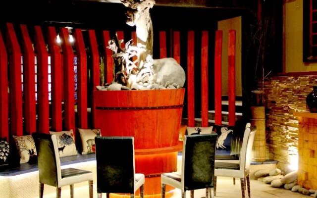 JIUMI Snow Mountain Original Art Hotel