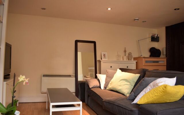 Charming Studio Apartment in Kensington