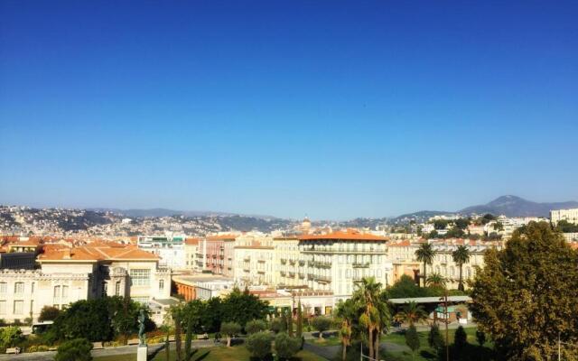 Chez Kari-top location in charming old town