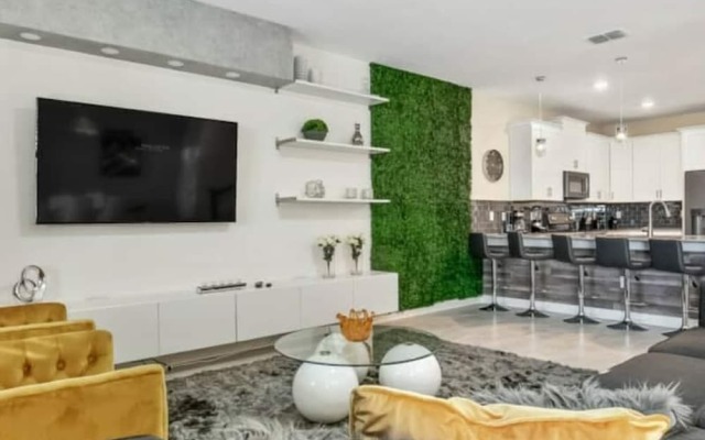 2901 Amazing 8BD Cinema and Game Room