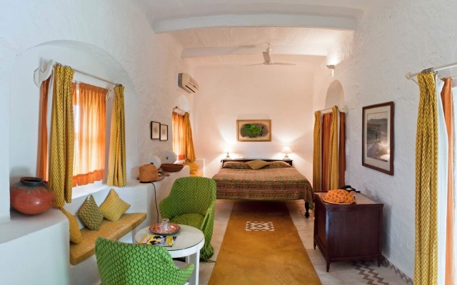 Neemrana's - Hill Fort - Kesroli