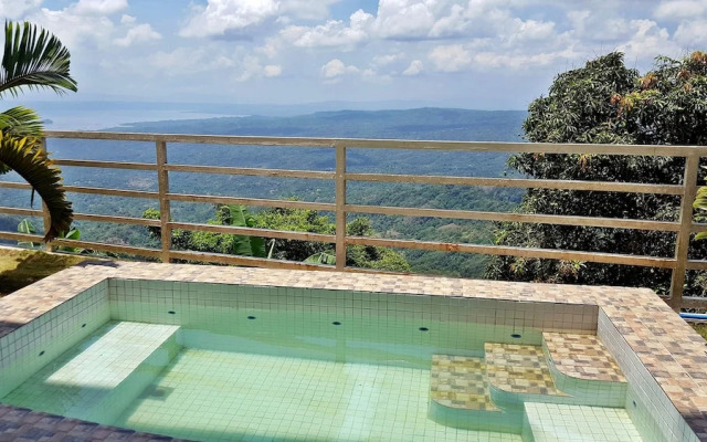 Splash Suites Hotel Tagaytay