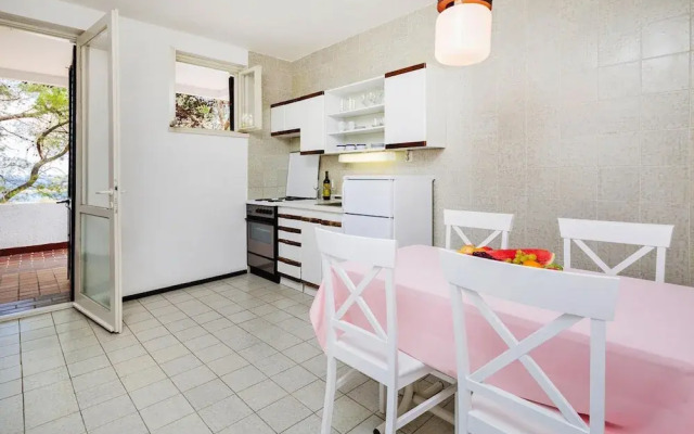 Beautiful Apartments in Jelsa, With Pool