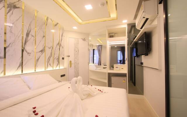 Pratunam Atrium Hotel