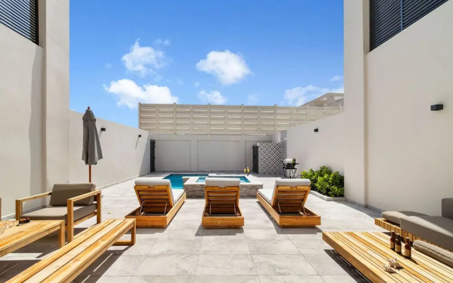 High-end Villa Walk to Beach Pool Ocean View