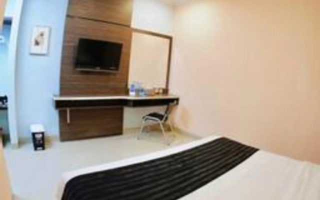 RedDoorz Plus @ Grand Pacifik Hotel Makassar