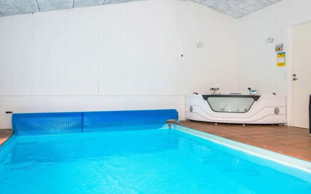 6 Person Holiday Home in Knebel