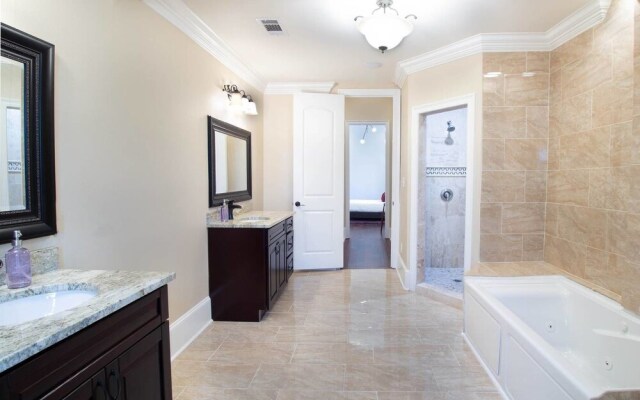 Impressive 3br/2.5ba in Historic Treme by Domio