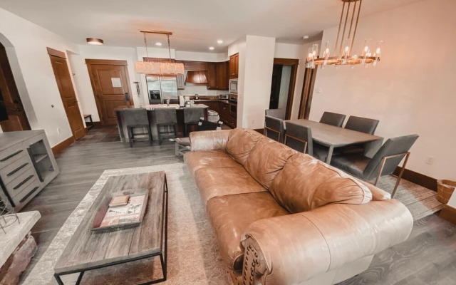 Lone Eagle 3000 by SummitCove Vacation Lodging