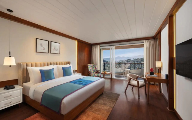 jüSTa Hollow Oak, Mussoorie