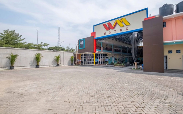 Sans WM Hotel Blitar