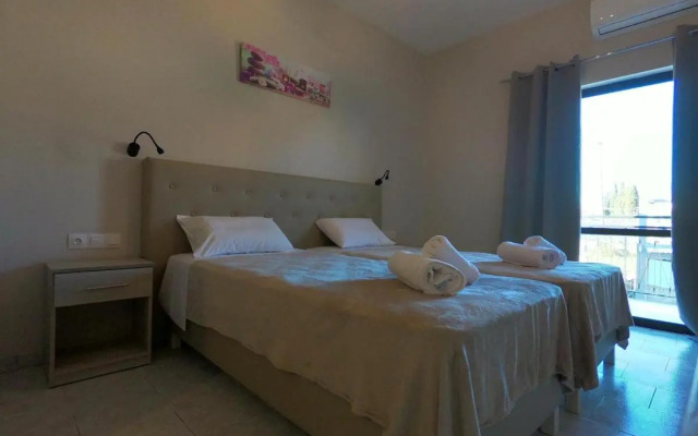 Dionisos Apartments