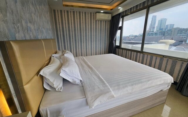 Mermaid's Beach Resort