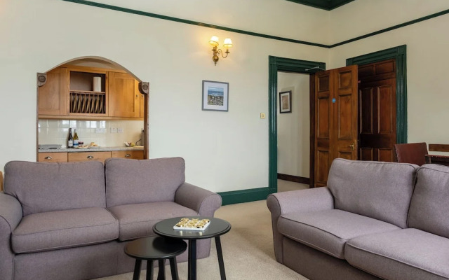 Watermouth Castle, Penn-curzon Apartment