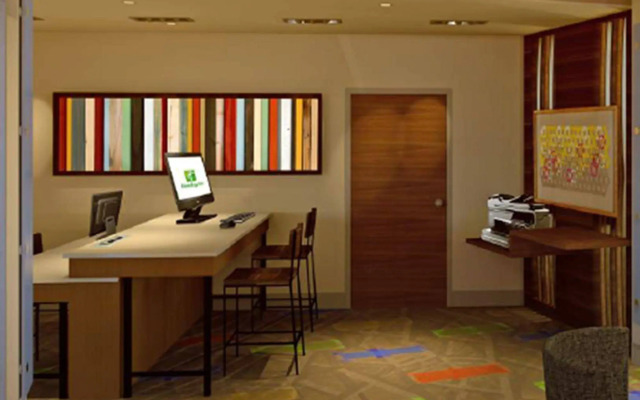 Holiday Inn Express & Suites Detroit Northwest - Livonia by IHG