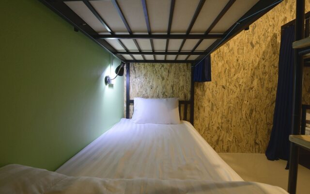 OYO 526 Baan Wararin Hostel