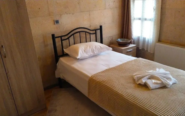 Ekoton Cave Hotel
