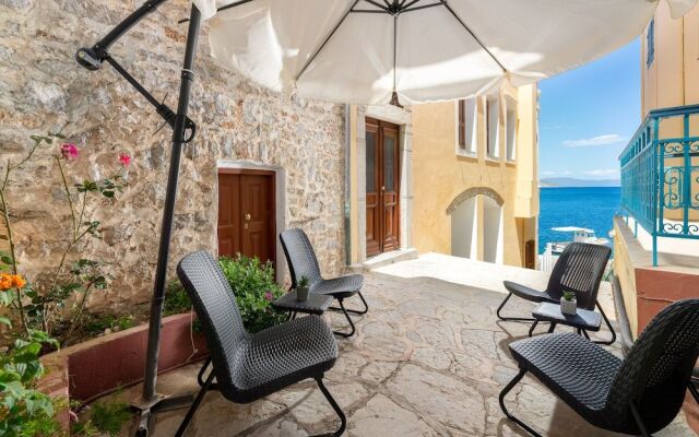 Marikas Deluxe Rooms
