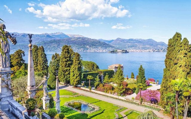 Miralago Lake View & Private Garden