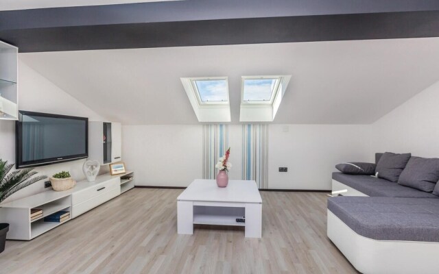 Awesome Home in Brzac With Wifi and 2 Bedrooms