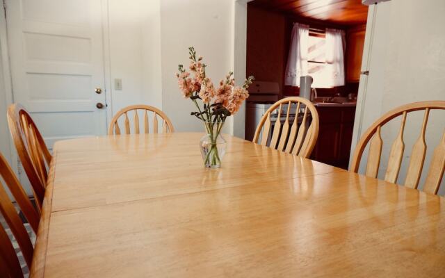 Oak Knoll Lodge
