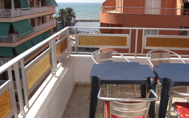 Tipical spanish appartment near the beach, top floor