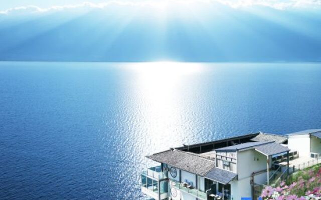 Zhenmei Holiday Hostel (Dali Erhai Cliff Lake View)