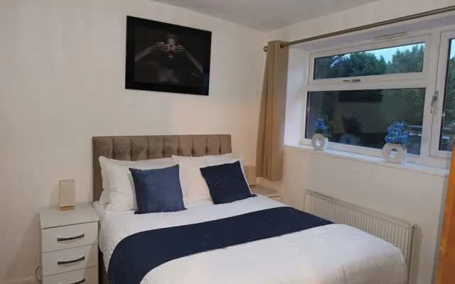 Spacious Birmingham House - 7 Guests -free Parking